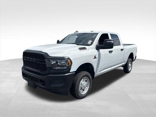 2024 RAM 2500 Tradesman Crew Cab 4x4 6'4' Box