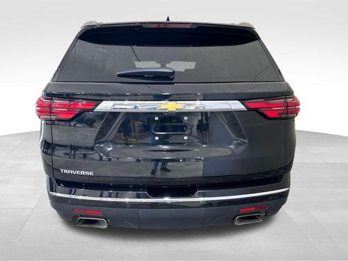 Mosaic Black Metallic 2023 Chevrolet Traverse High Country