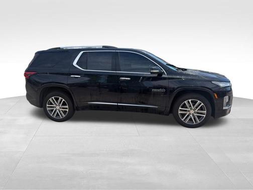 Mosaic Black Metallic 2023 Chevrolet Traverse High Country