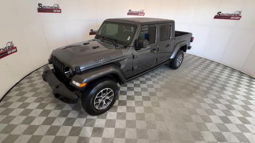 2022 Jeep Gladiator Sport