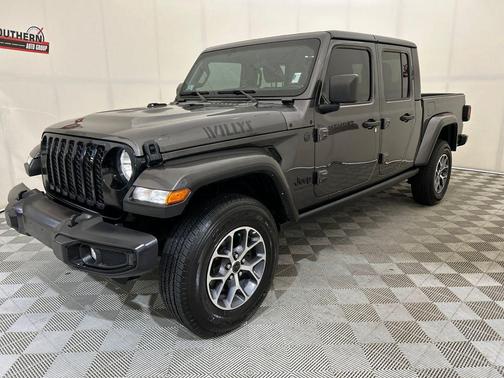 2022 Jeep Gladiator Sport