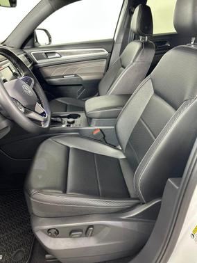 2023 Volkswagen Atlas Cross Sport 2.0T SE