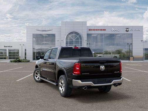 Diamond Black Crystal Pearlcoat 2026 RAM 1500 Big Horn/Lone Star