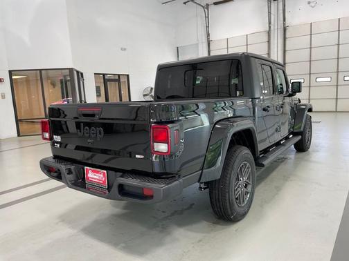 2024 Jeep Gladiator Sport S