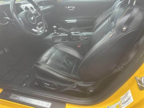 2016 Ford Mustang EcoBoost Premium