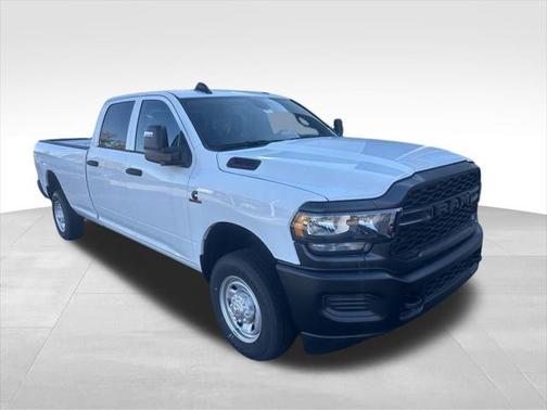 2024 RAM 2500 Tradesman Crew Cab 4x4 8' Box