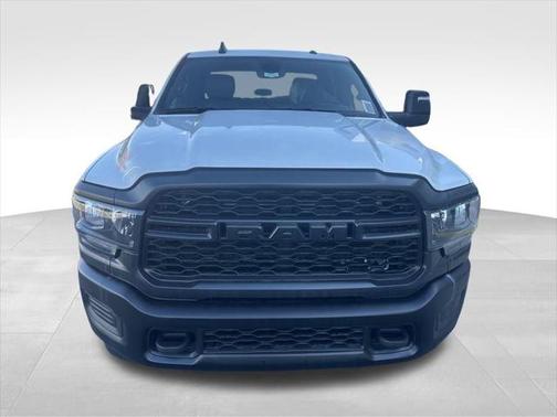 2024 RAM 2500 Tradesman Crew Cab 4x4 8' Box