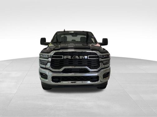 2025 RAM 2500 Tradesman Crew Cab 4x4 8' Box