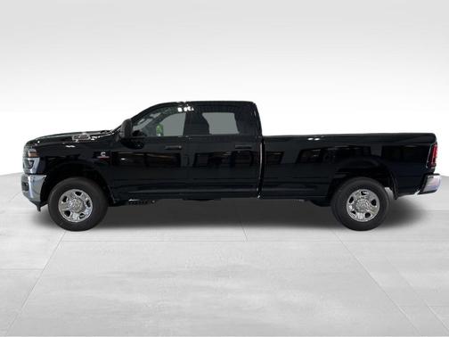 2025 RAM 2500 Tradesman Crew Cab 4x4 8' Box