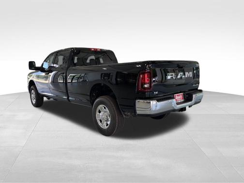2025 RAM 2500 Tradesman Crew Cab 4x4 8' Box