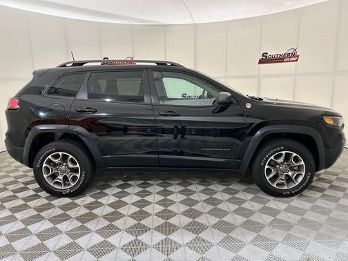 2020 Jeep Cherokee Trailhawk