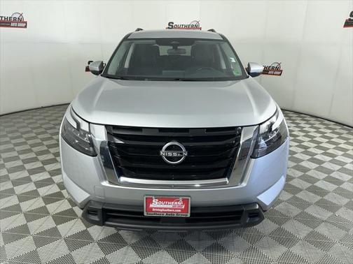 2023 Nissan Pathfinder SV FWD