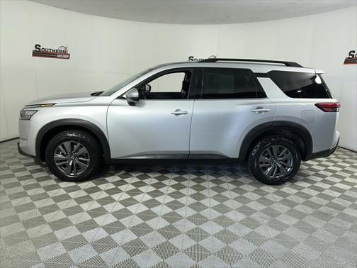 2023 Nissan Pathfinder SV FWD