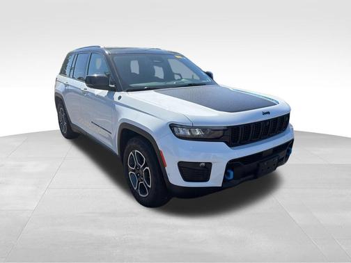 Bright White Clearcoat 2023 Jeep Grand Cherokee 4xe Trailhawk