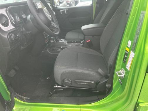 2025 Jeep Gladiator Willys