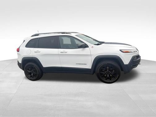 Bright White Clearcoat 2018 Jeep Cherokee Trailhawk