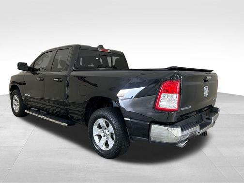 Diamond Black Crystal Pearlcoat 2020 RAM 1500 Big Horn/Lone Star