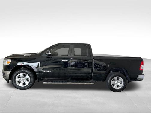 Diamond Black Crystal Pearlcoat 2020 RAM 1500 Big Horn/Lone Star
