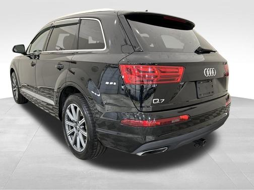 2019 Audi Q7 45 Premium Plus