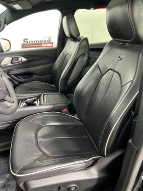 2024 Chrysler Pacifica Hybrid Premium S Appearance Pkg