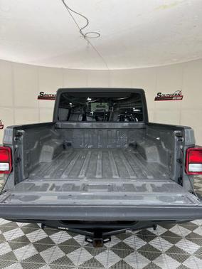 2022 Jeep Gladiator Willys 4x4