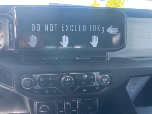 2025 Jeep Gladiator Willys