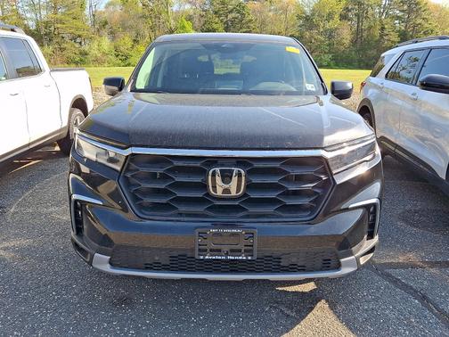 Crystal Black Pearl 2023 Honda Pilot