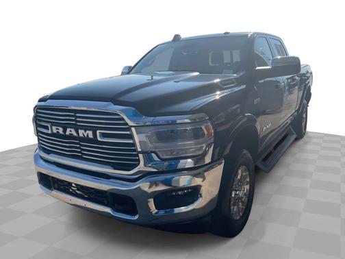 2022 RAM 2500 Laramie Crew Cab 4x4 6'4' Box