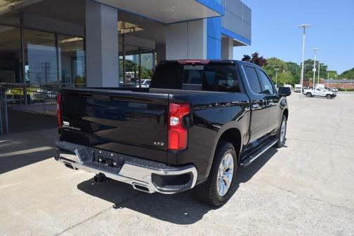 Photo 3 of 20 of 2019 Chevrolet Silverado 1500 LTZ