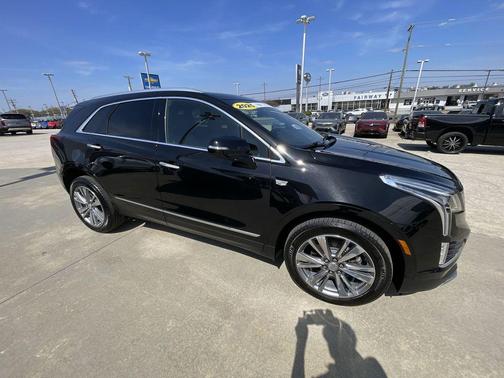 Stellar Black Metallic 2025 Cadillac XT5 Premium Luxury