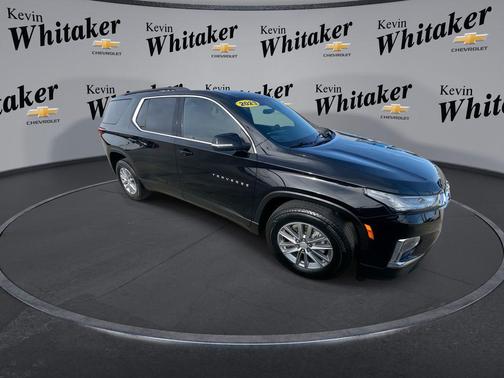 Mosaic Black Metallic 2023 Chevrolet Traverse LT Cloth