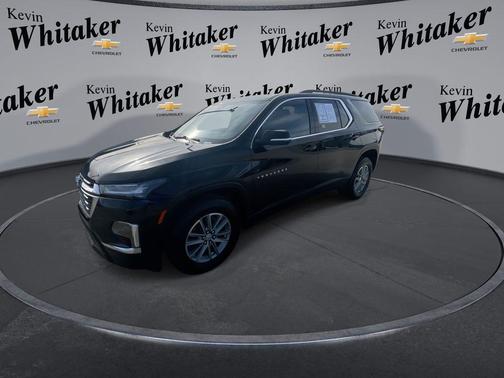 Mosaic Black Metallic 2023 Chevrolet Traverse LT Cloth