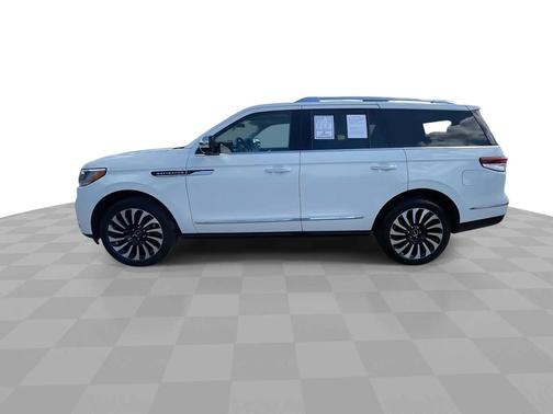 2022 Lincoln Navigator Black Label