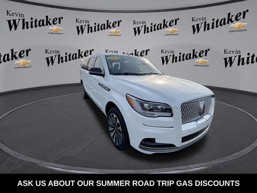 Pristine White Metallic Tri-Coat 2024 Lincoln Navigator Reserve