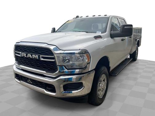 2024 RAM 2500 Tradesman Crew Cab 4x4 8' Box