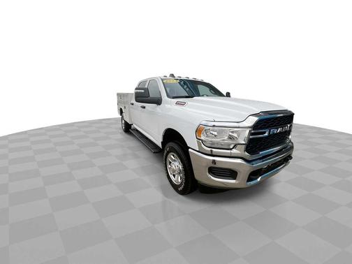 2024 RAM 2500 Tradesman Crew Cab 4x4 8' Box