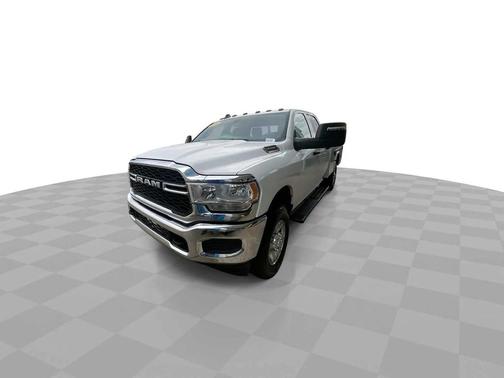 2024 RAM 2500 Tradesman Crew Cab 4x4 8' Box