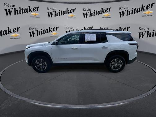 Summit White 2024 Chevrolet Traverse LT