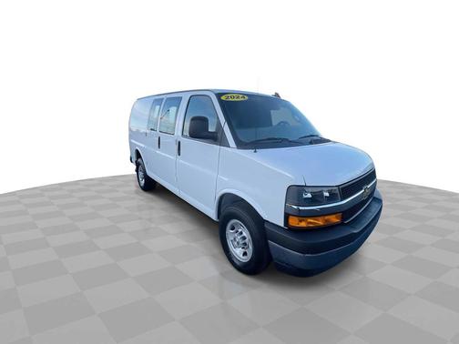 2024 Chevrolet Express 2500 RWD 2500 Regular Wheelbase WT