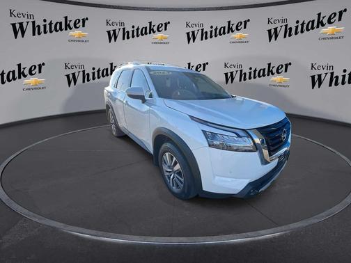 2023 Nissan Pathfinder SL 4WD