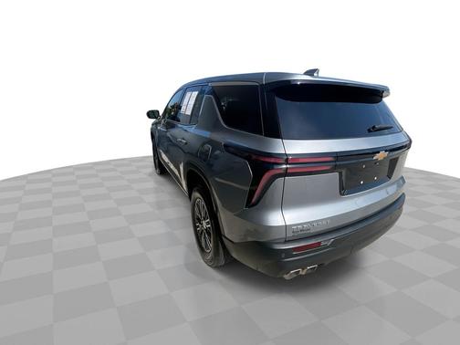2024 Chevrolet Traverse LS
