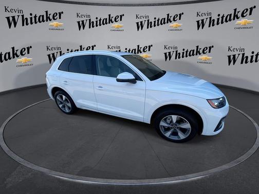 Glacier White Metallic 2023 Audi Q5 40 Premium Plus