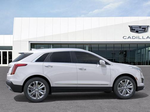 Crystal White Tricoat 2026 Cadillac XT5 Premium Luxury