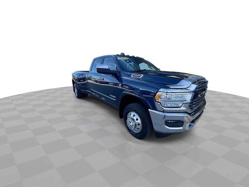 2022 RAM 3500 Limited Crew Cab 4x4 8' Box
