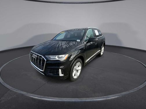 2023 Audi Q7 45 Premium Plus