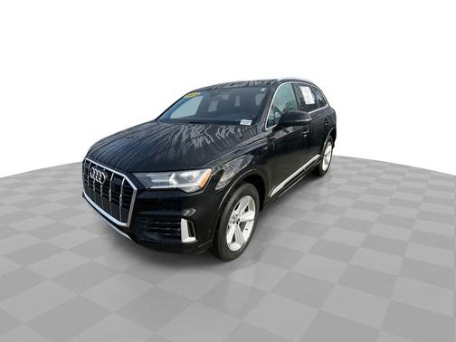 2023 Audi Q7 45 Premium Plus
