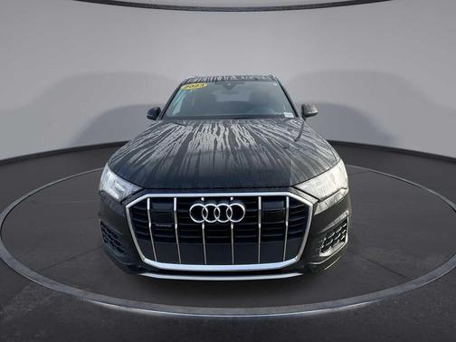 2023 Audi Q7 45 Premium Plus