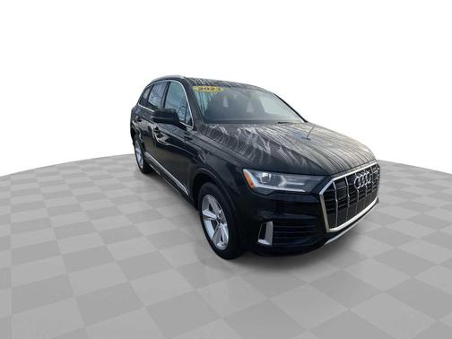 2023 Audi Q7 45 Premium Plus