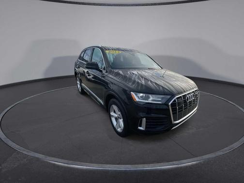 2023 Audi Q7 45 Premium Plus