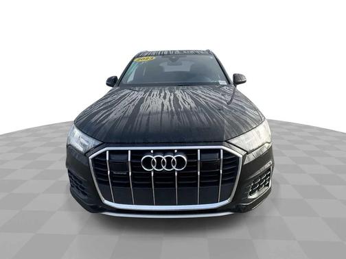 2023 Audi Q7 45 Premium Plus